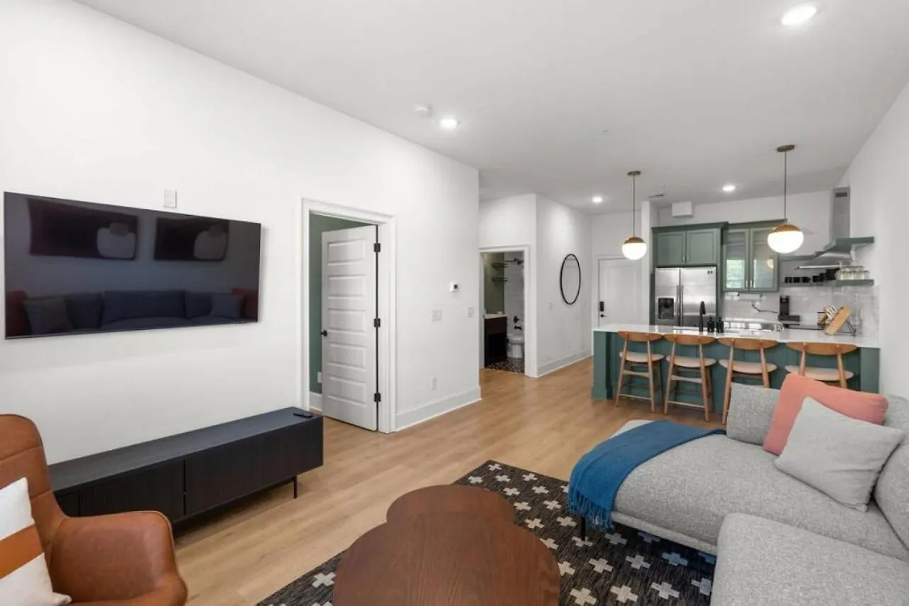 Apartment Chic And Cozy Designer Condo 3 Miles To Downtown Nashville United States