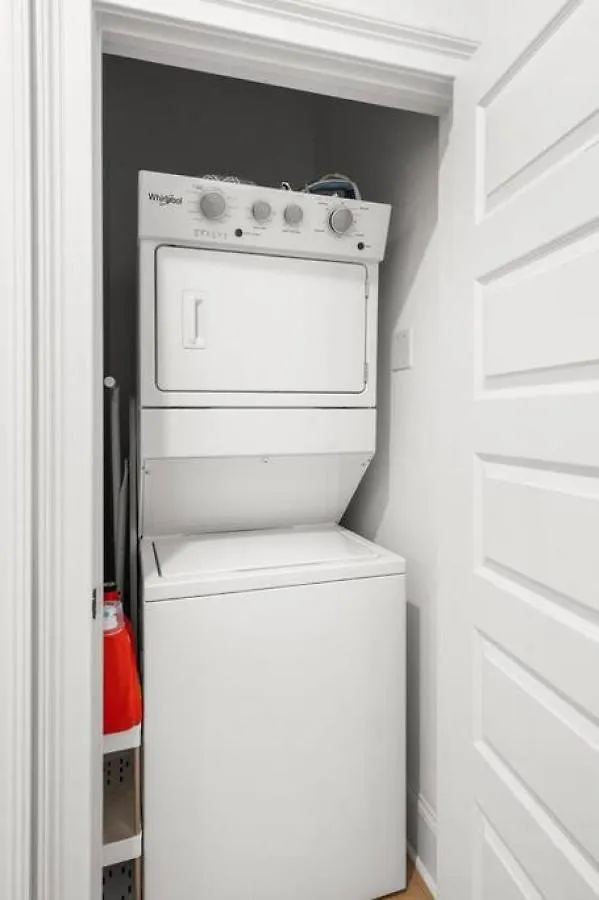 Chic And Cozy Designer Condo 3 Miles To Downtown Nashville