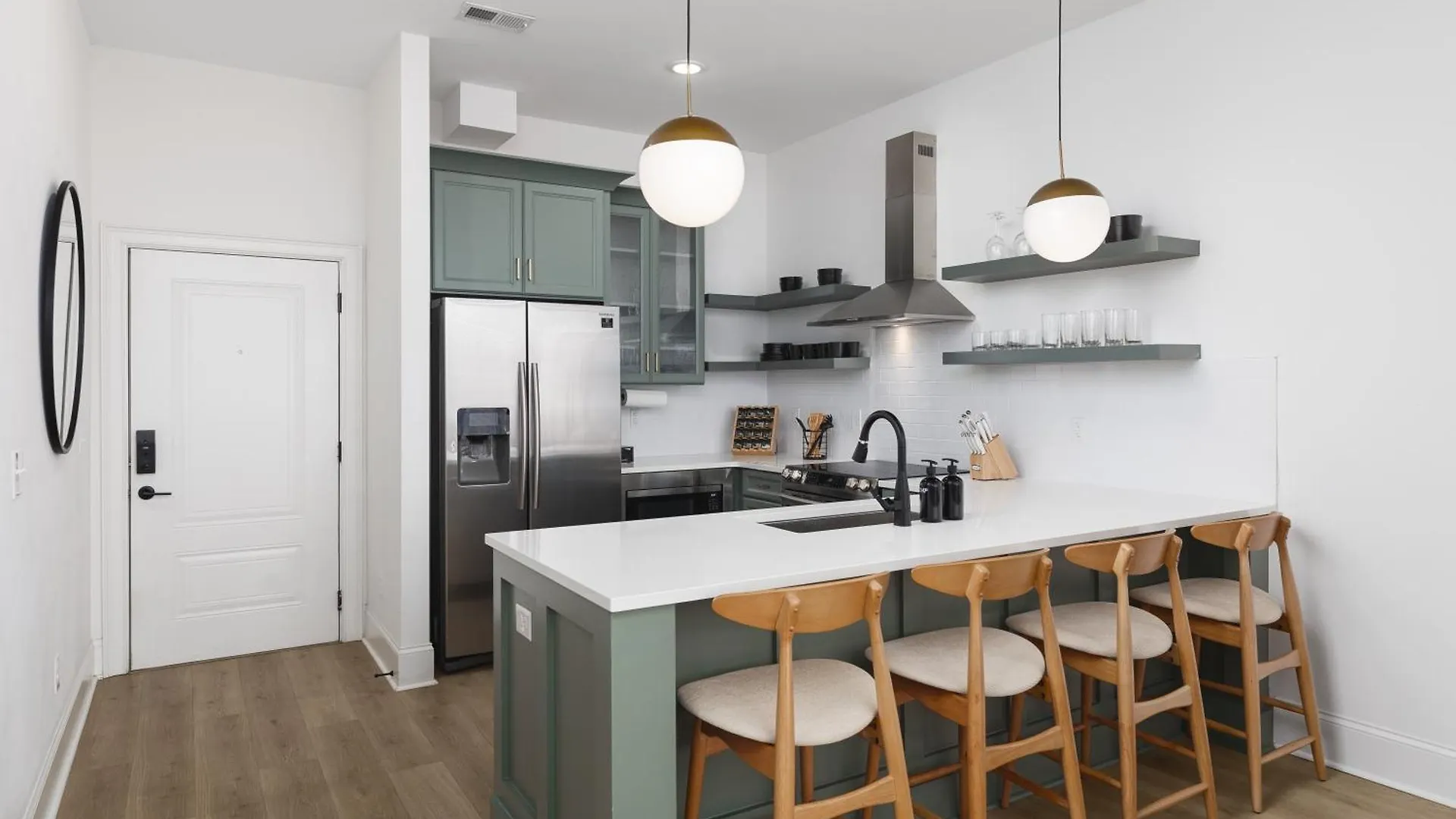 Chic And Cozy Designer Condo 3 Miles To Downtown Nashville United States